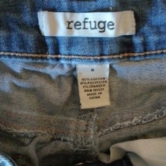 Refuge button fly denim shorts. Size 6.Super distressed. - Picture 6 of 10